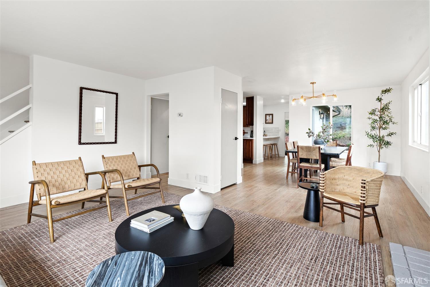 Detail Gallery Image 11 of 56 For 121 Beachview Ave, Pacifica,  CA 94044 - 4 Beds | 2/1 Baths