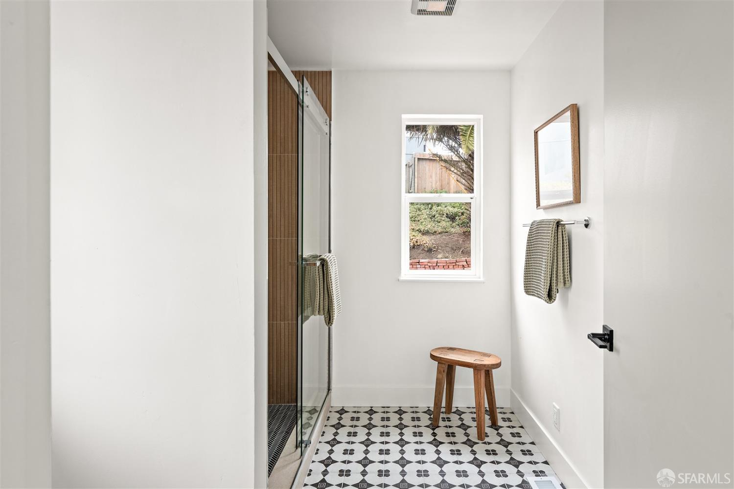 Detail Gallery Image 27 of 56 For 121 Beachview Ave, Pacifica,  CA 94044 - 4 Beds | 2/1 Baths