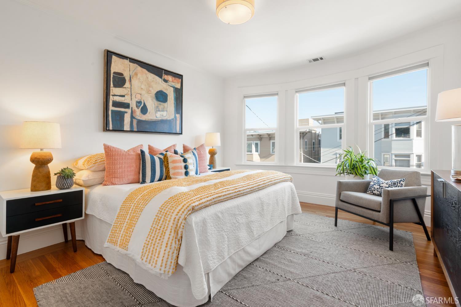 Detail Gallery Image 8 of 36 For 214 Eureka St, San Francisco,  CA 94114 - 2 Beds | 1 Baths