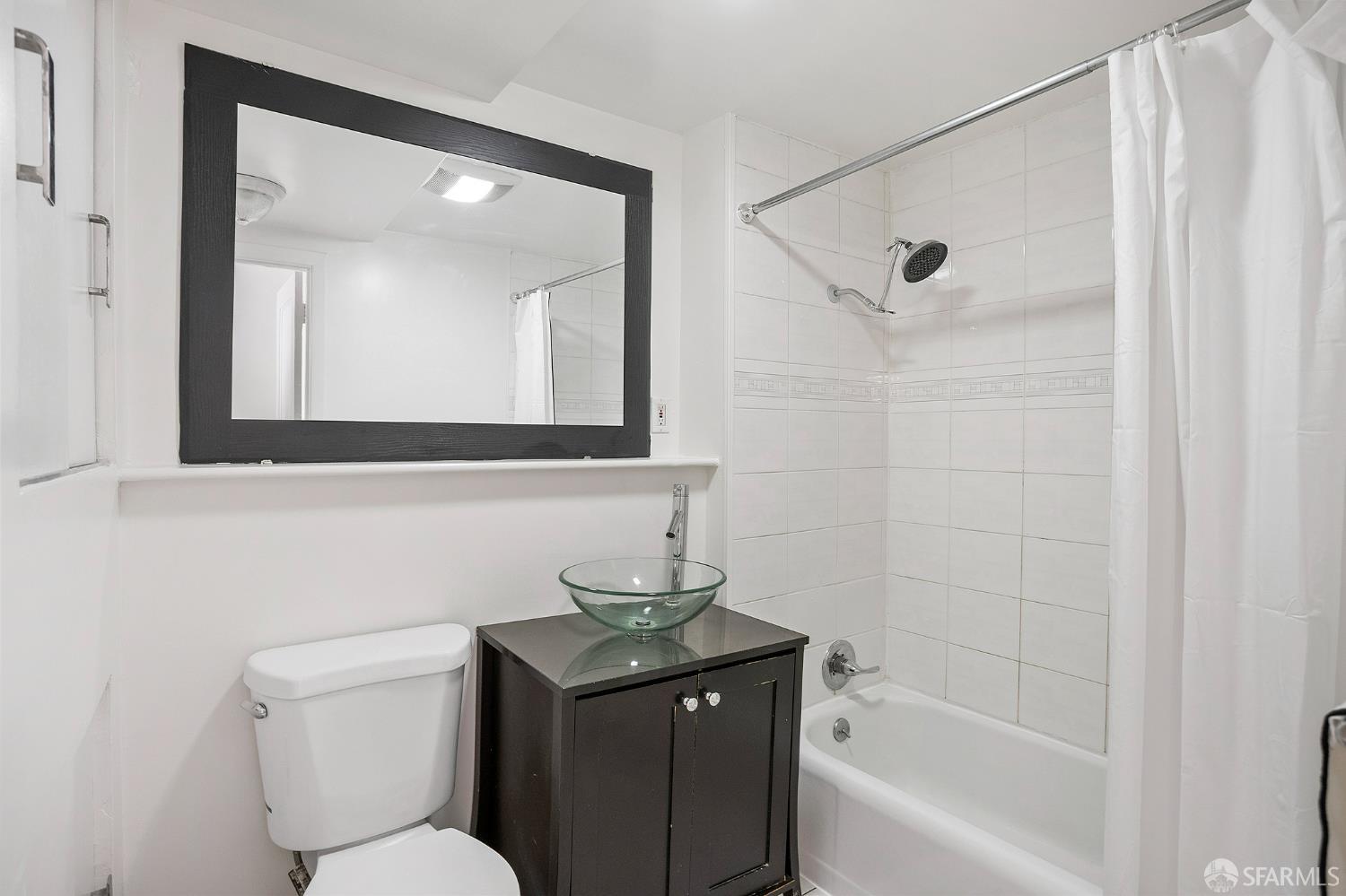 Detail Gallery Image 12 of 34 For 1252 Pacific Ave a,  San Francisco,  CA 94109 - 1 Beds | 1 Baths