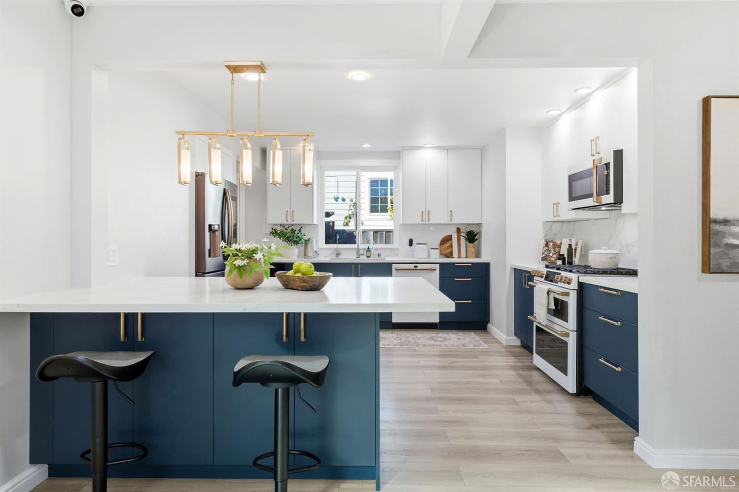 Detail Gallery Image 12 of 42 For 129 Poplar Ave, San Bruno,  CA 94066 - 3 Beds | 2 Baths