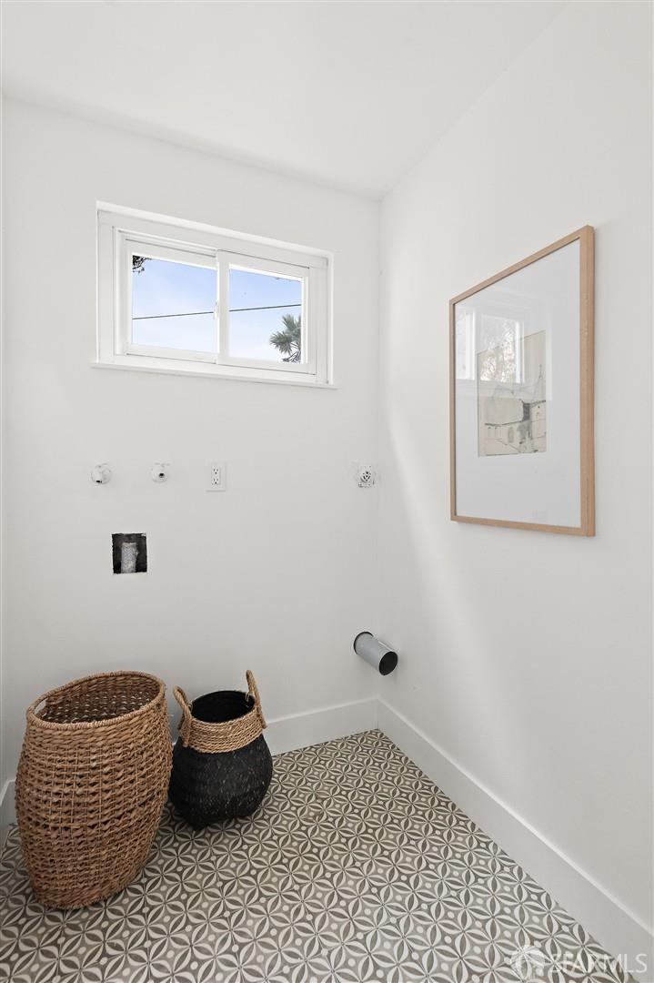 Detail Gallery Image 34 of 56 For 121 Beachview Ave, Pacifica,  CA 94044 - 4 Beds | 2/1 Baths