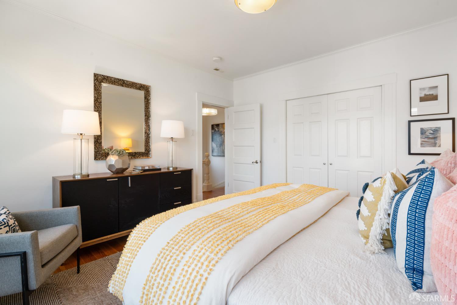 Detail Gallery Image 11 of 36 For 214 Eureka St, San Francisco,  CA 94114 - 2 Beds | 1 Baths
