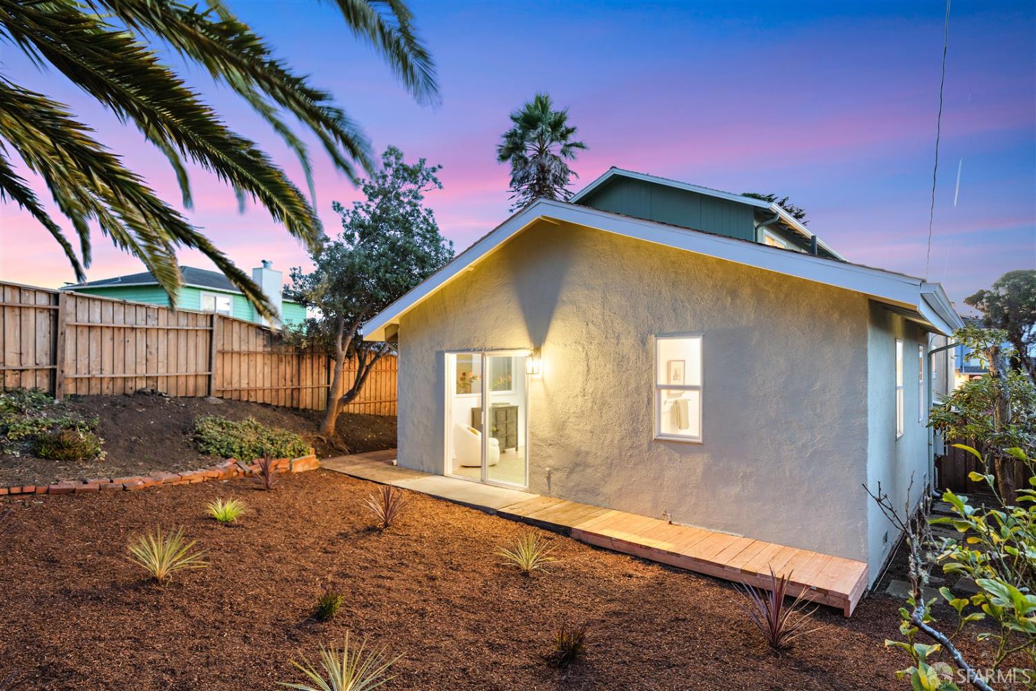 Detail Gallery Image 44 of 56 For 121 Beachview Ave, Pacifica,  CA 94044 - 4 Beds | 2/1 Baths