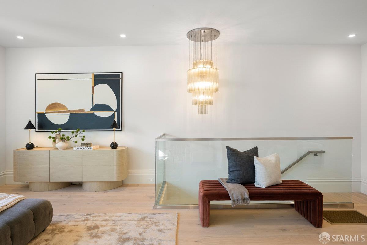 Detail Gallery Image 10 of 69 For 2988 Washington St, San Francisco,  CA 94115 - 2 Beds | 1/1 Baths