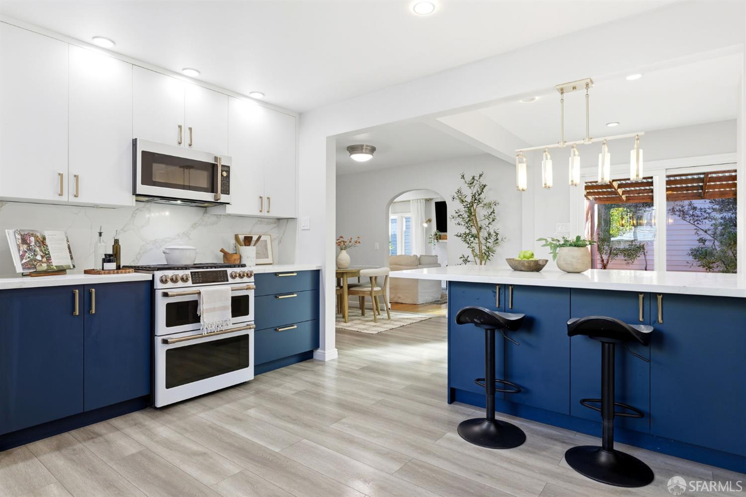 Detail Gallery Image 14 of 42 For 129 Poplar Ave, San Bruno,  CA 94066 - 3 Beds | 2 Baths