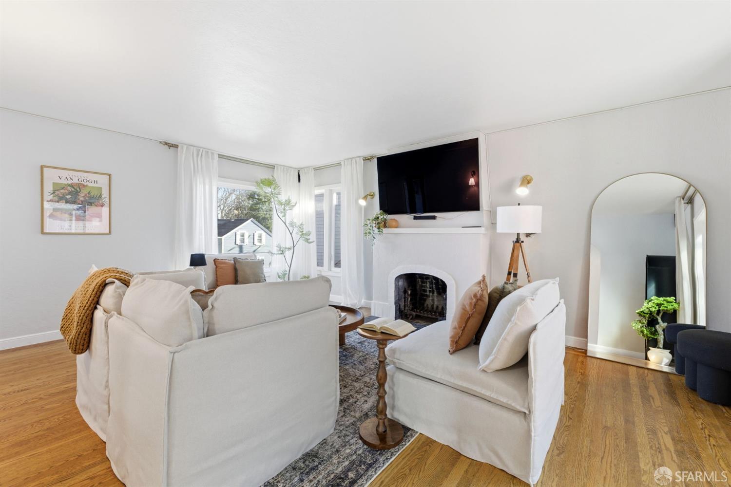 Detail Gallery Image 8 of 42 For 129 Poplar Ave, San Bruno,  CA 94066 - 3 Beds | 2 Baths