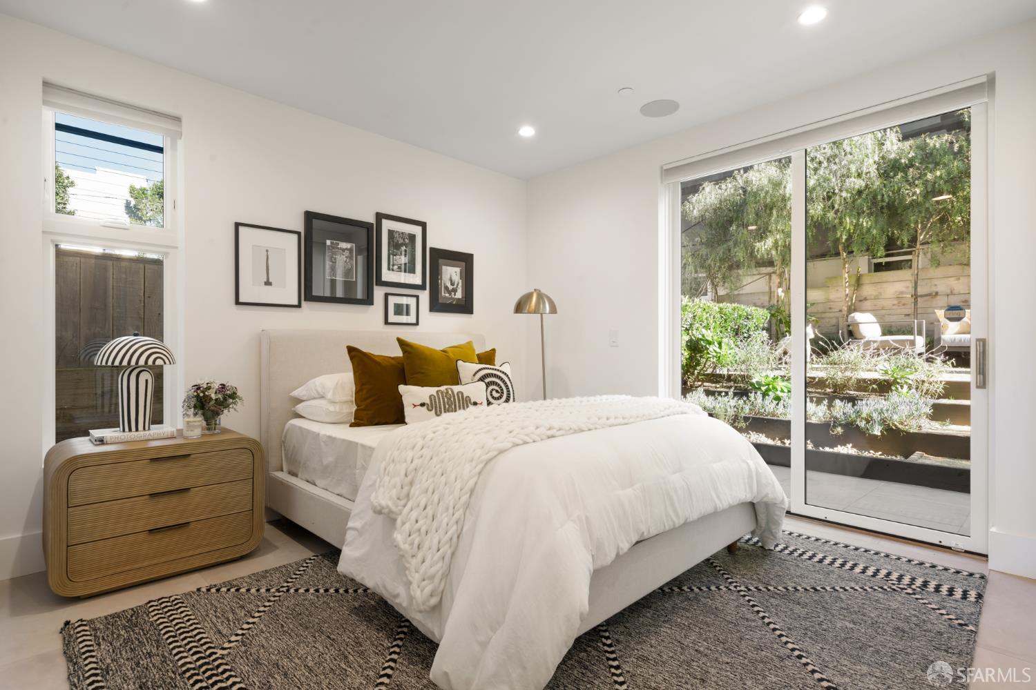 Detail Gallery Image 11 of 32 For 1012 Stanyan St, San Francisco,  CA 94117 - 3 Beds | 3 Baths