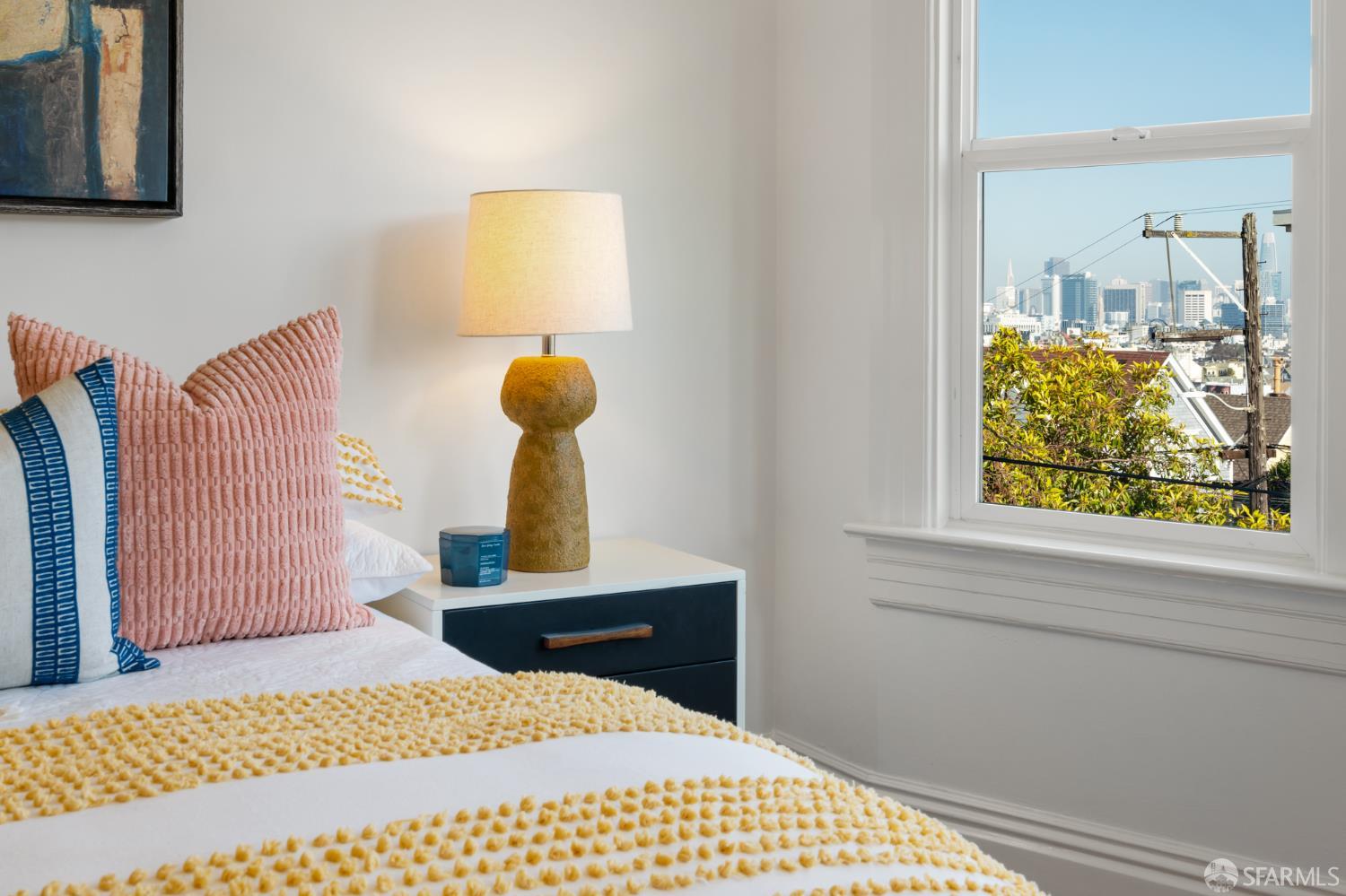 Detail Gallery Image 9 of 36 For 214 Eureka St, San Francisco,  CA 94114 - 2 Beds | 1 Baths