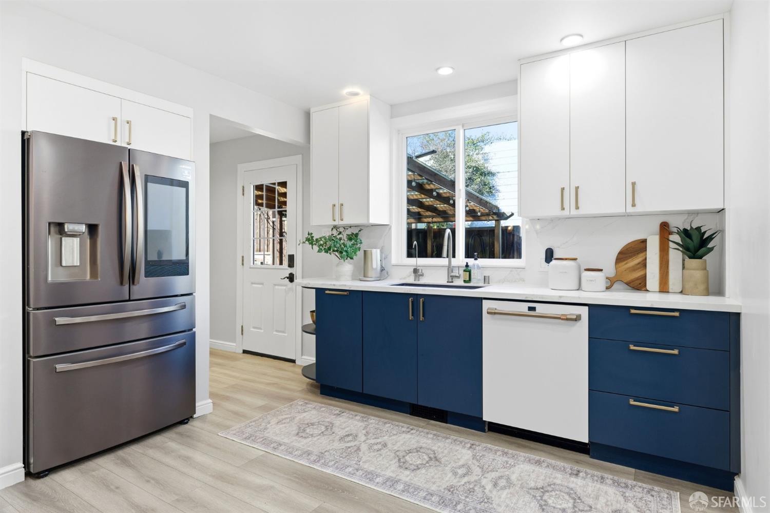 Detail Gallery Image 13 of 42 For 129 Poplar Ave, San Bruno,  CA 94066 - 3 Beds | 2 Baths