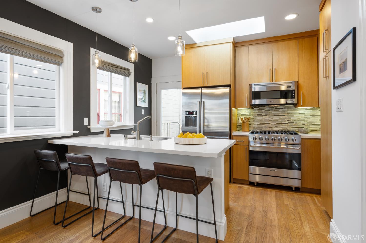 Detail Gallery Image 20 of 36 For 214 Eureka St, San Francisco,  CA 94114 - 2 Beds | 1 Baths