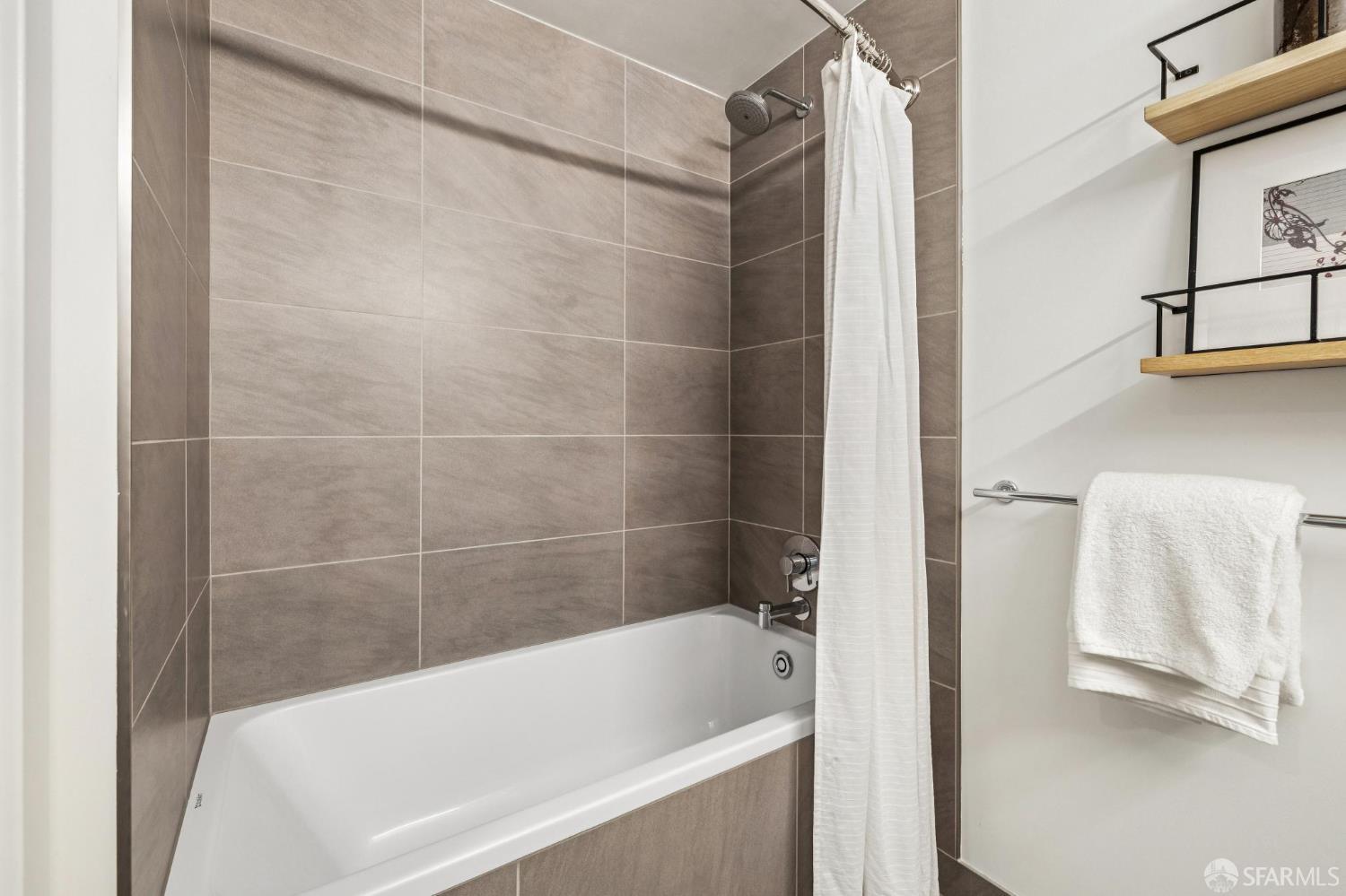 Photo #45: 426097090 Listing: Photo #45