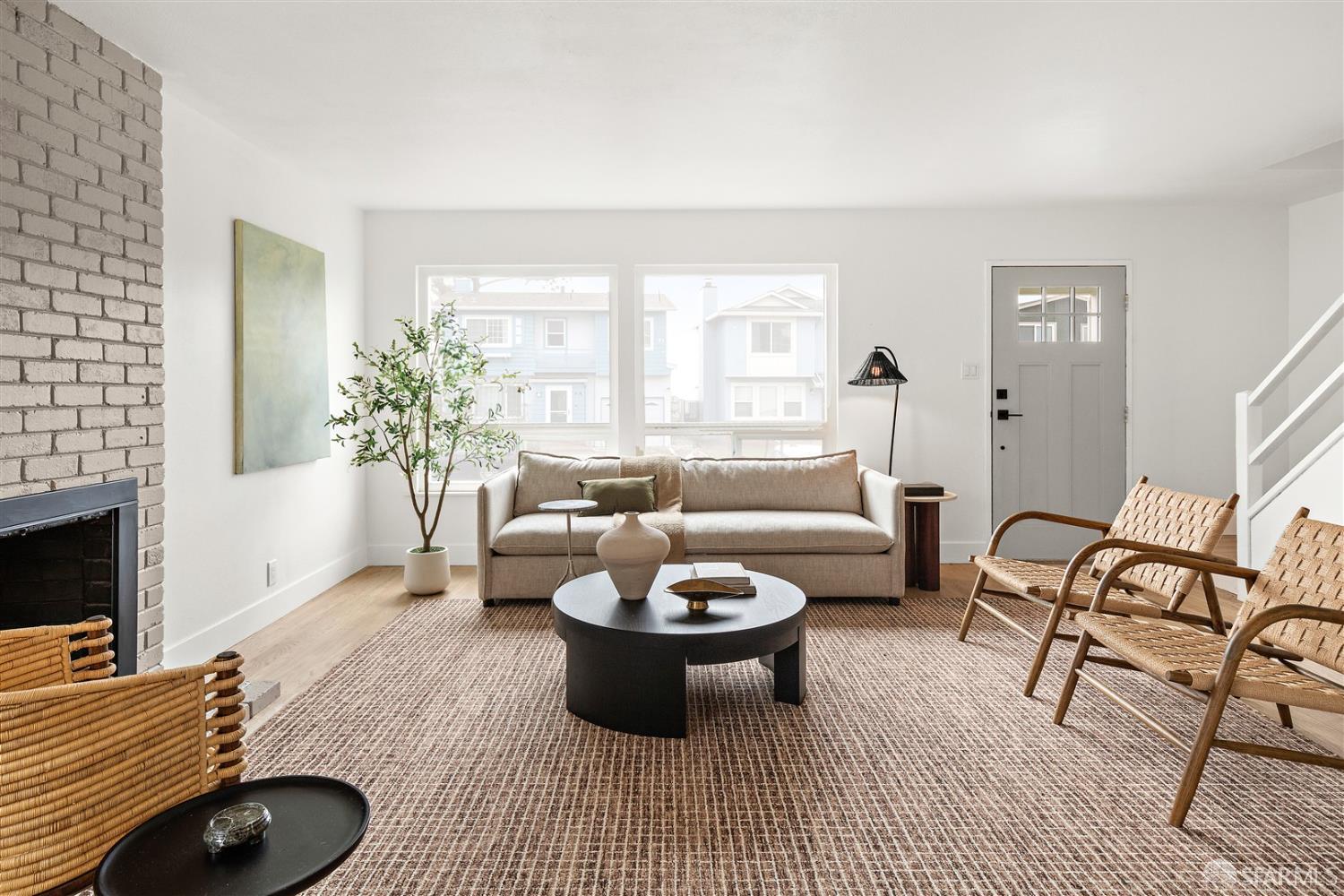 Detail Gallery Image 6 of 56 For 121 Beachview Ave, Pacifica,  CA 94044 - 4 Beds | 2/1 Baths