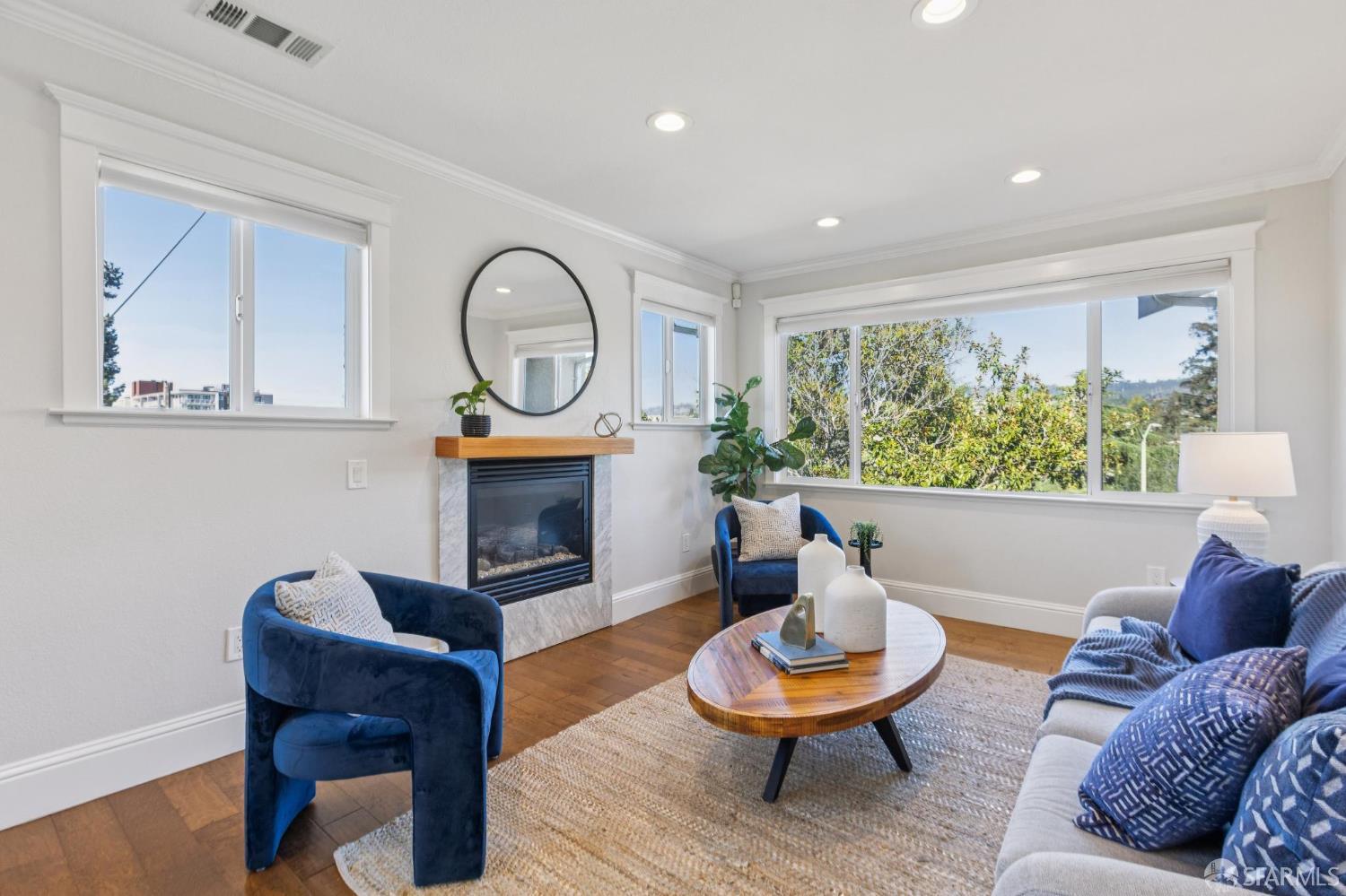 Detail Gallery Image 15 of 51 For 165 W Macarthur Blvd, Oakland,  CA 94611 - 3 Beds | 2/1 Baths