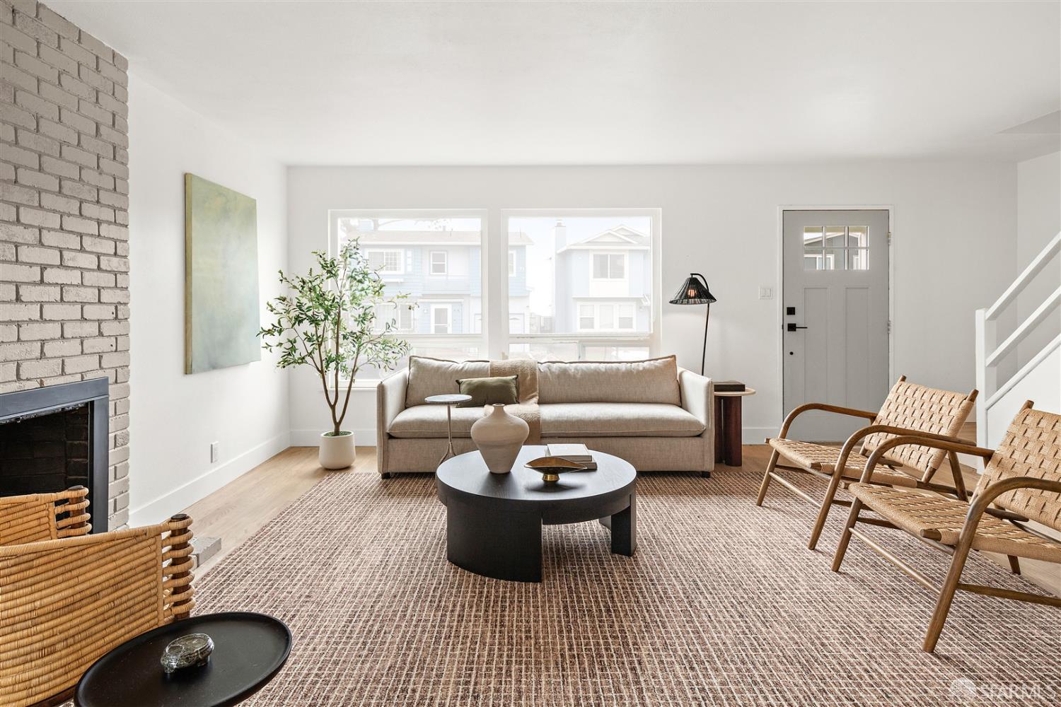 Detail Gallery Image 9 of 56 For 121 Beachview Ave, Pacifica,  CA 94044 - 4 Beds | 2/1 Baths