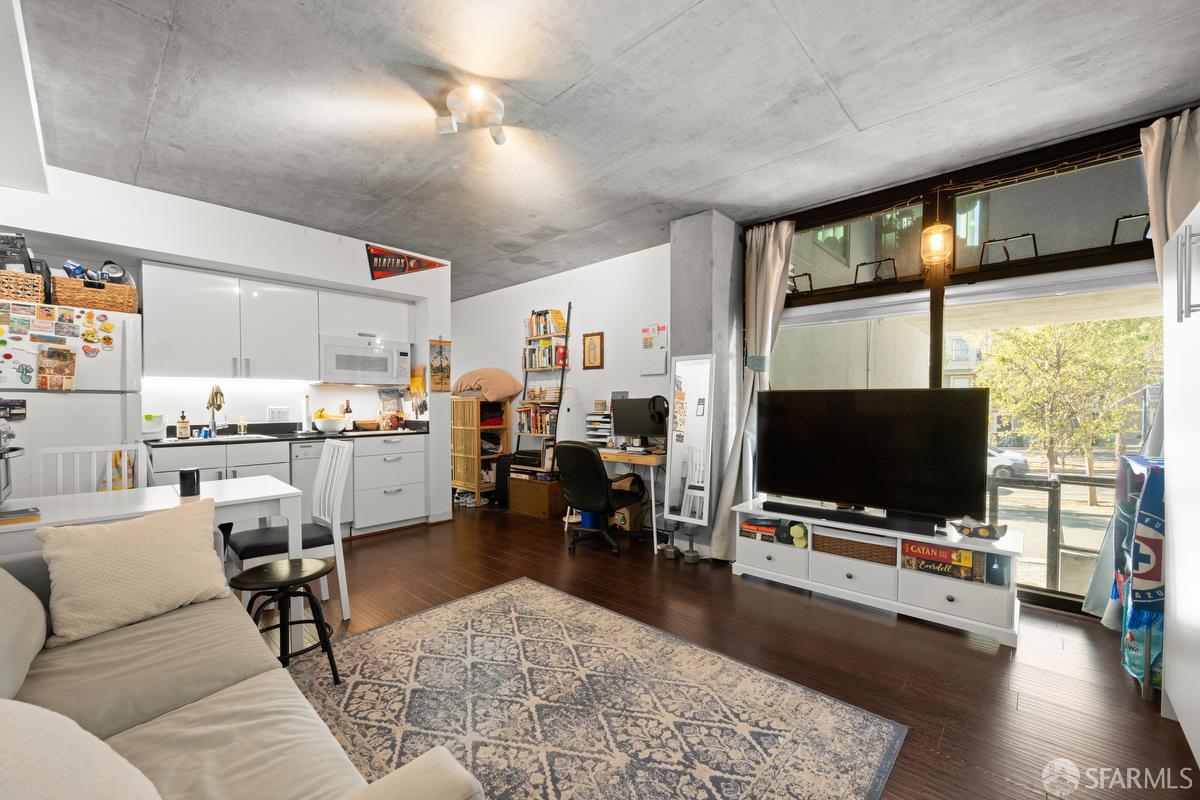 Detail Gallery Image 2 of 11 For 8 Octavia Blvd #407,  San Francisco,  CA 94102 - 0 Beds | 1 Baths