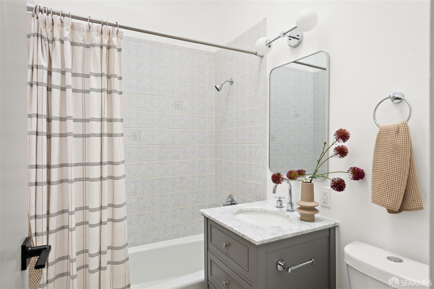 Detail Gallery Image 37 of 56 For 121 Beachview Ave, Pacifica,  CA 94044 - 4 Beds | 2/1 Baths