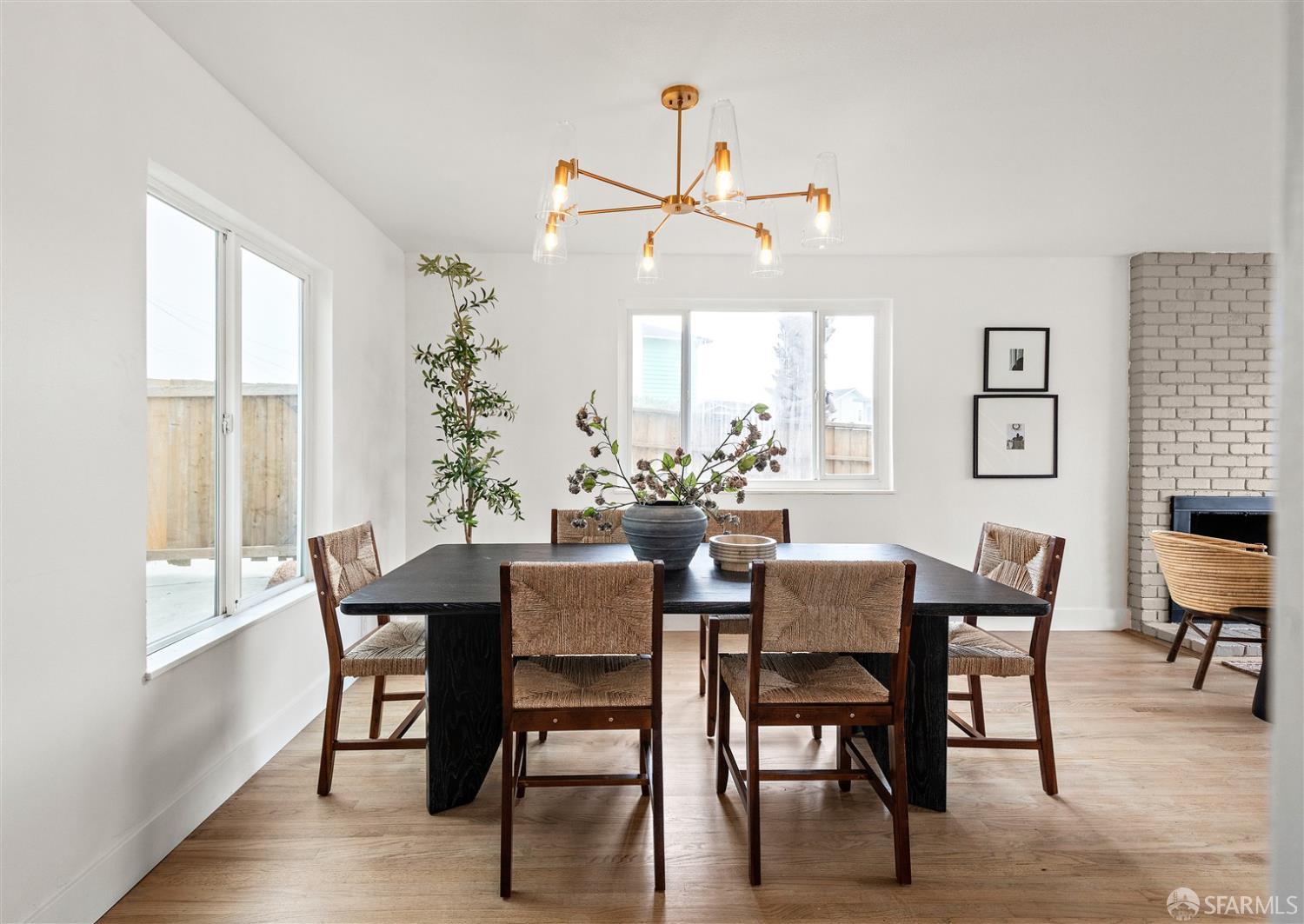 Detail Gallery Image 14 of 56 For 121 Beachview Ave, Pacifica,  CA 94044 - 4 Beds | 2/1 Baths