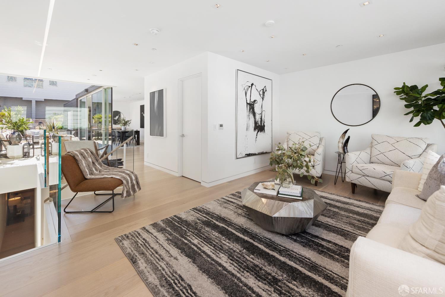 Detail Gallery Image 2 of 22 For 689 Minna St, San Francisco,  CA 94103 - 2 Beds | 1/1 Baths