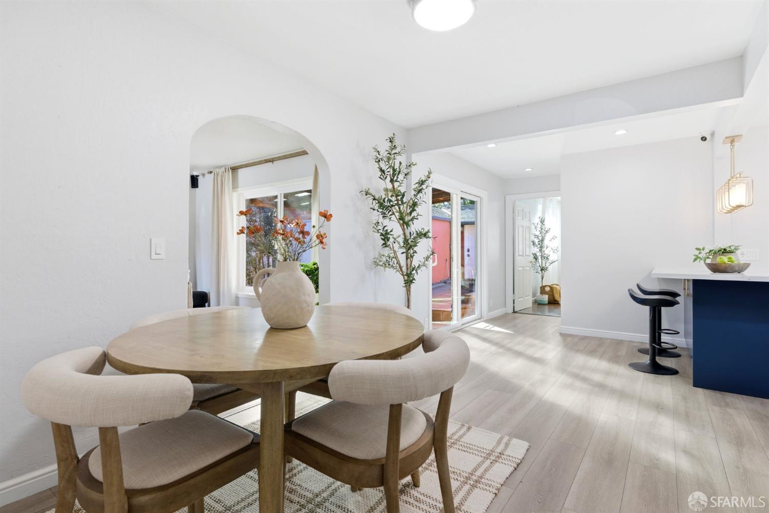 Detail Gallery Image 11 of 42 For 129 Poplar Ave, San Bruno,  CA 94066 - 3 Beds | 2 Baths