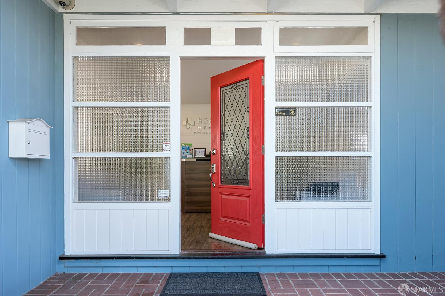 Detail Gallery Image 3 of 20 For 22283 Main St, Hayward,  CA 94541 - – Beds | – Baths