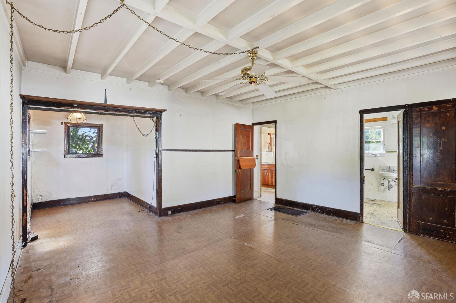 Detail Gallery Image 6 of 25 For 6391 Hillmont Dr, Oakland,  CA 94605 - 2 Beds | 1 Baths