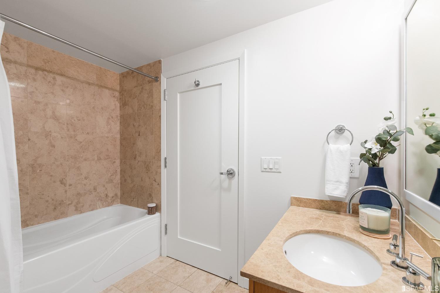 Photo #13: 425091395 Listing: Photo #13