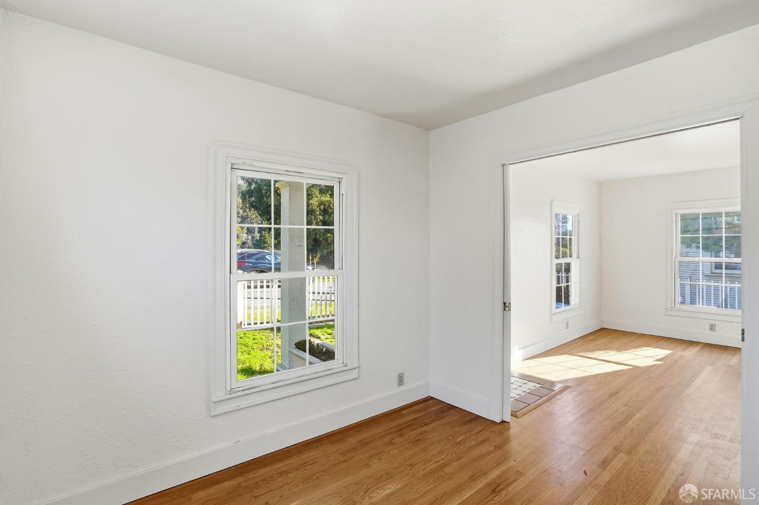 Detail Gallery Image 14 of 31 For 6383 Hillmont Dr, Oakland,  CA 94605 - 3 Beds | 1 Baths