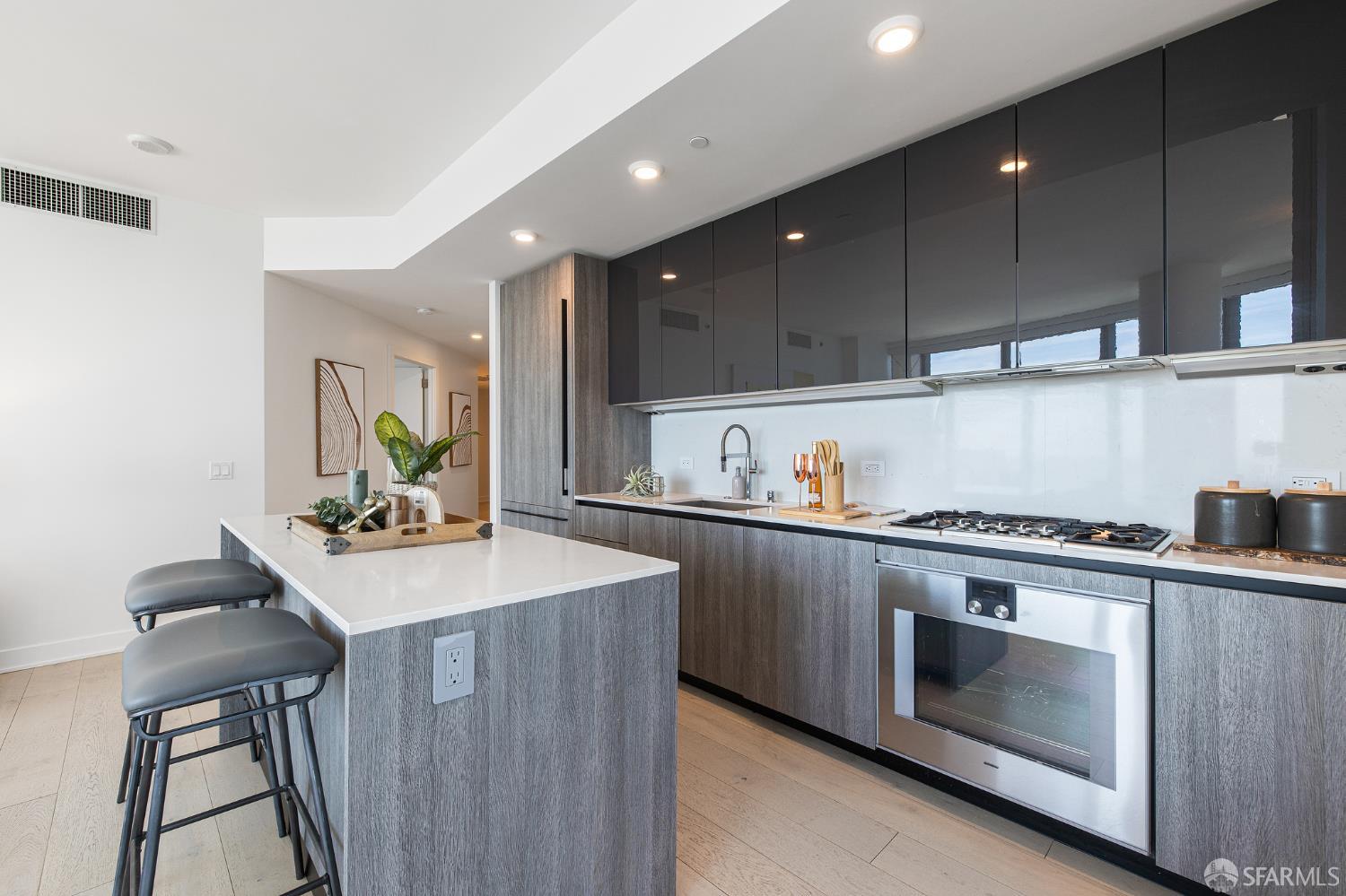 Detail Gallery Image 10 of 46 For 201 Folsom St 16e,  San Francisco,  CA 94105 - 2 Beds | 2 Baths