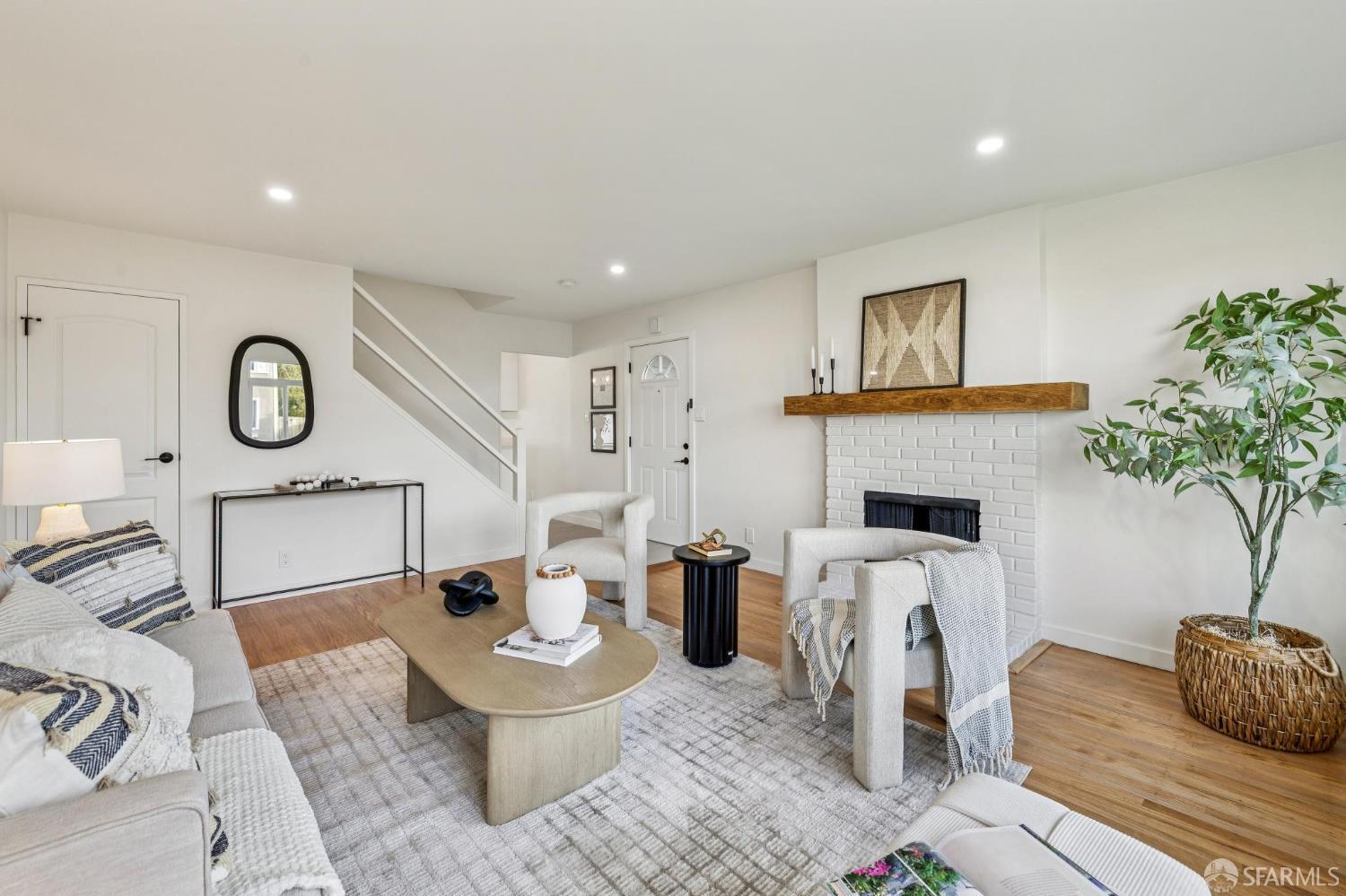 Detail Gallery Image 17 of 71 For 663 Foothill Dr, Pacifica,  CA 94044 - 3 Beds | 1/1 Baths