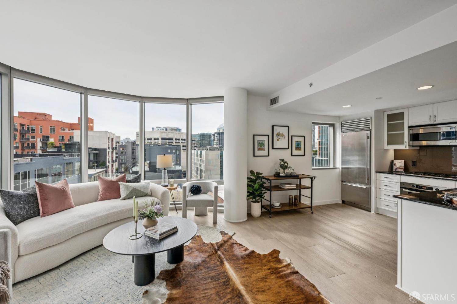 Photo #2: 425091395 Listing: Photo #2