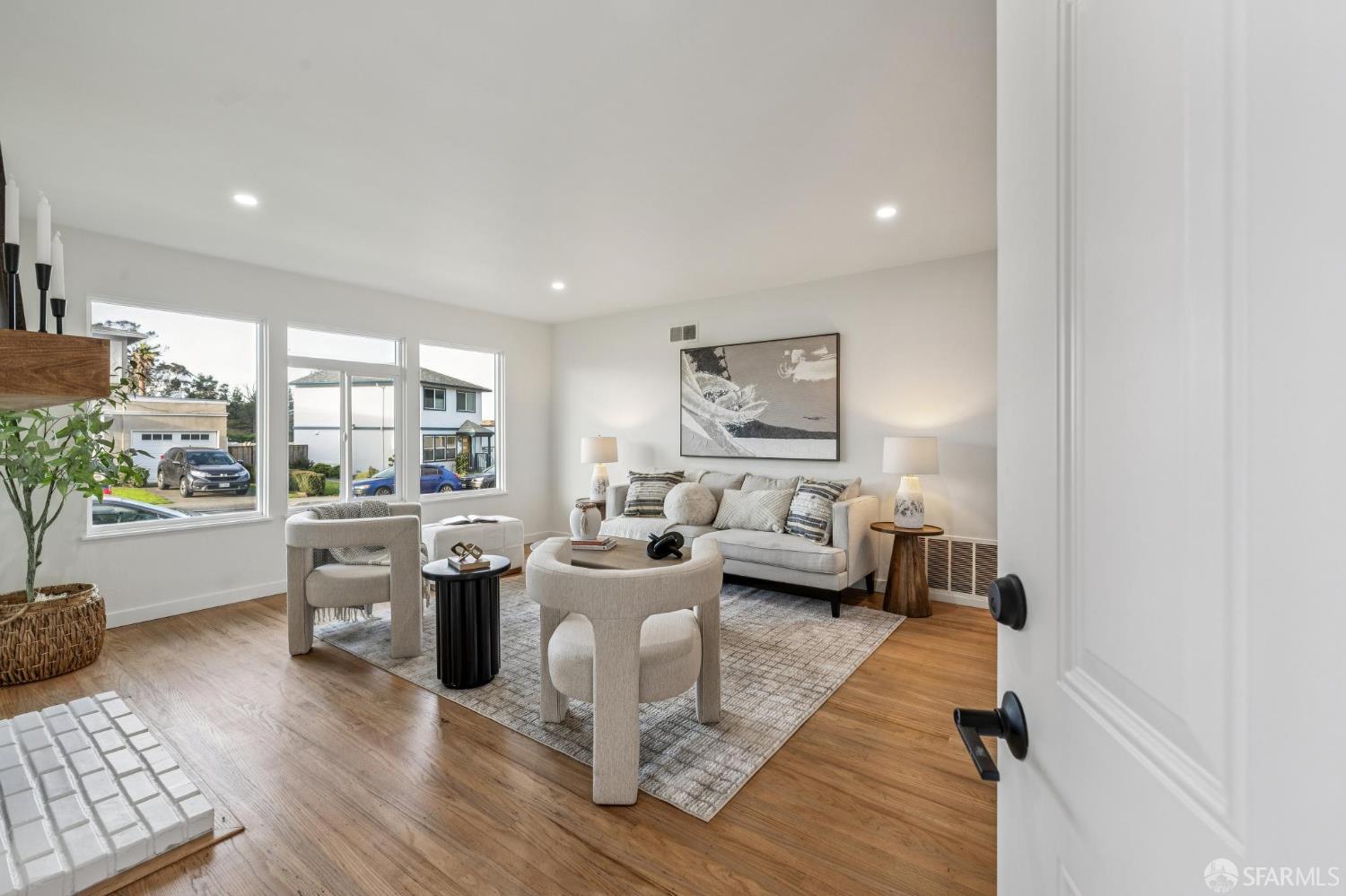 Detail Gallery Image 11 of 71 For 663 Foothill Dr, Pacifica,  CA 94044 - 3 Beds | 1/1 Baths