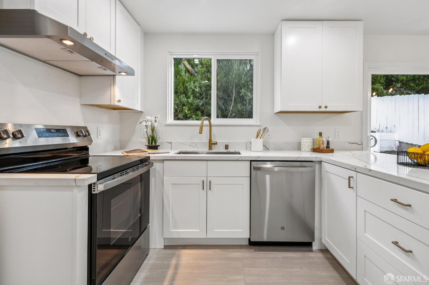 Detail Gallery Image 29 of 71 For 663 Foothill Dr, Pacifica,  CA 94044 - 3 Beds | 1/1 Baths