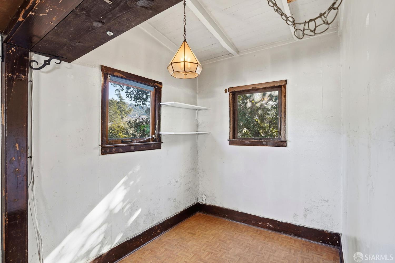 Detail Gallery Image 13 of 25 For 6391 Hillmont Dr, Oakland,  CA 94605 - 2 Beds | 1 Baths