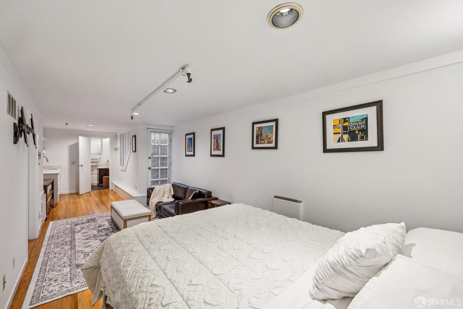 Photo #23: 426097602 Listing: Photo #23