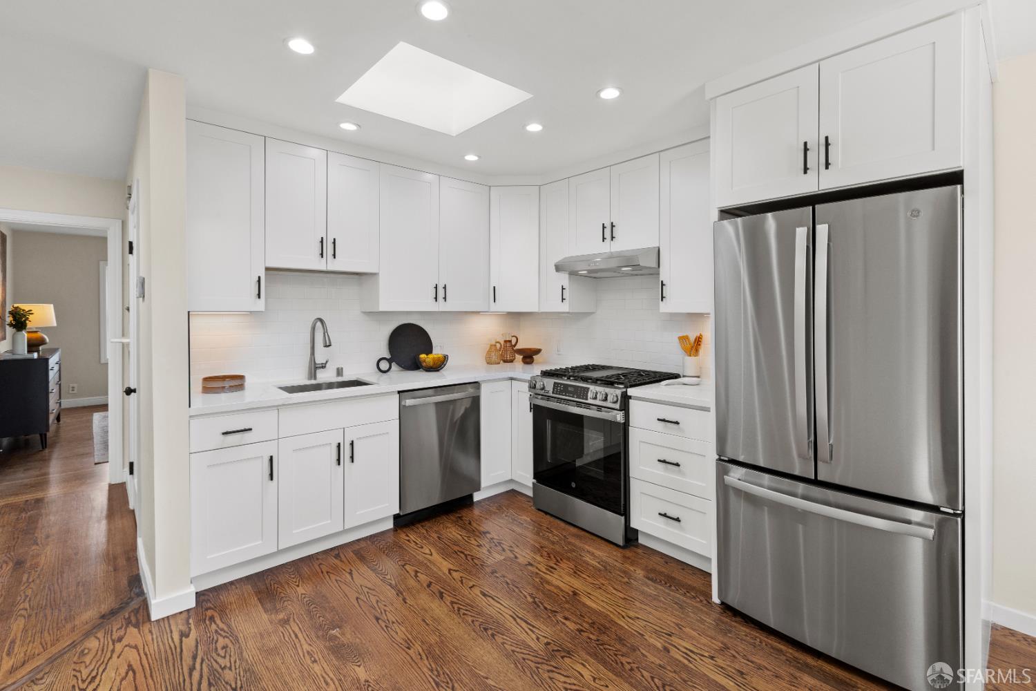 Detail Gallery Image 10 of 90 For 22 Tioga Ave, San Francisco,  CA 94134 - 3 Beds | 2 Baths