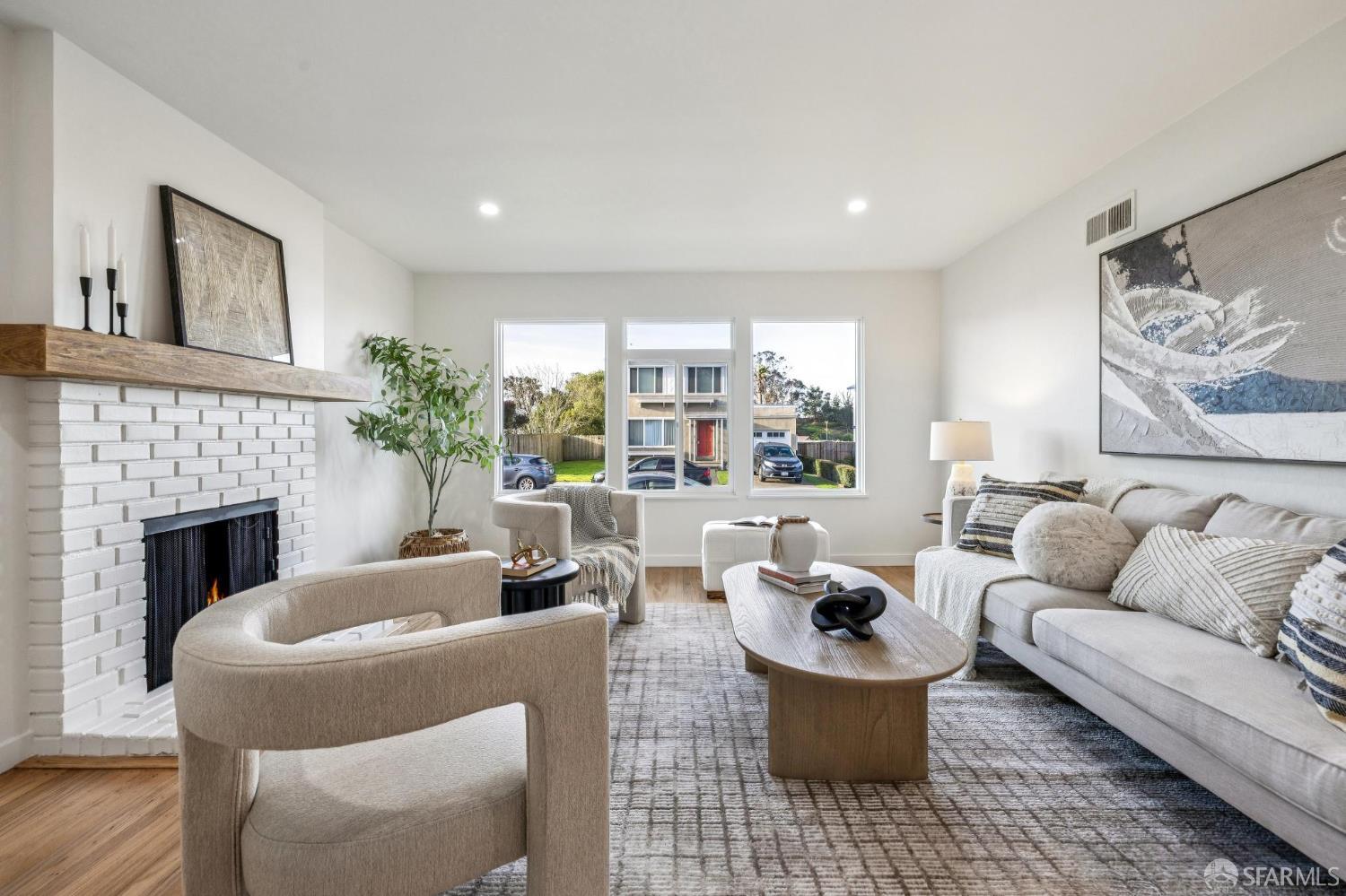 Detail Gallery Image 15 of 71 For 663 Foothill Dr, Pacifica,  CA 94044 - 3 Beds | 1/1 Baths