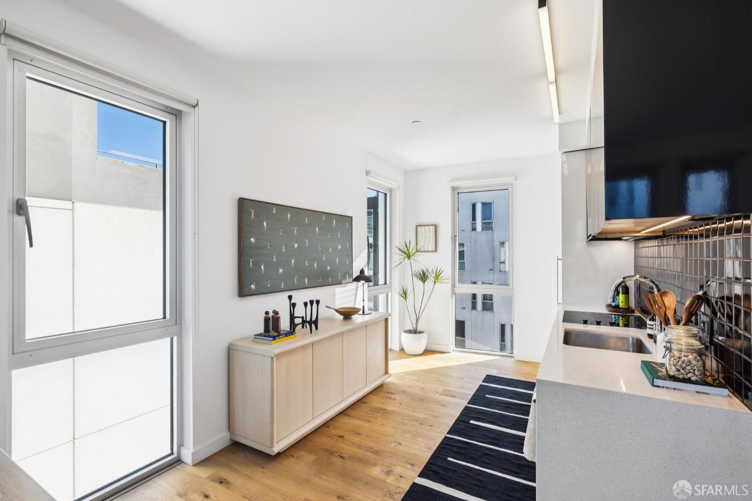 Photo #8: 425088388 Listing: Photo #8