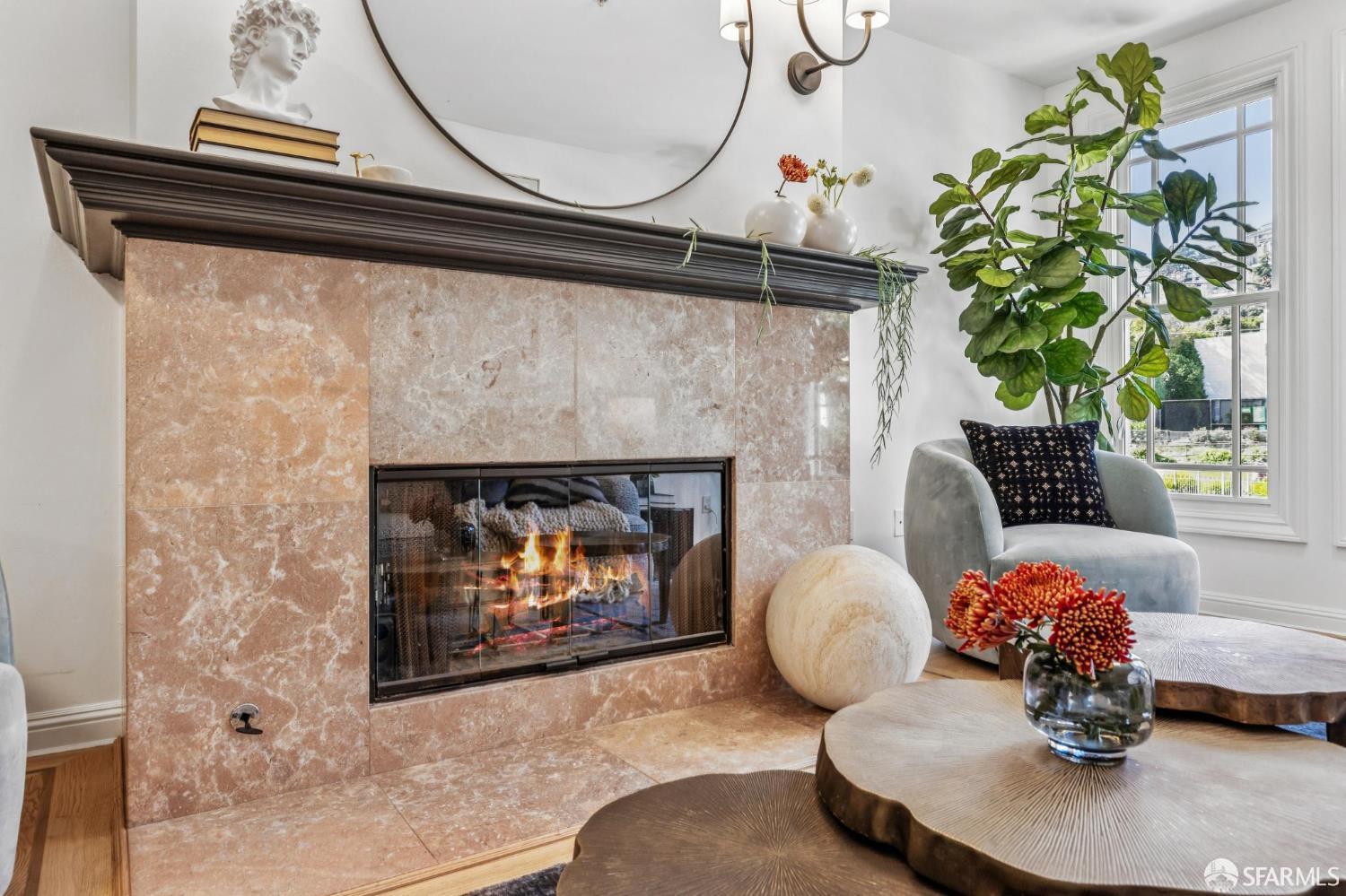 Detail Gallery Image 7 of 42 For 729 Douglass St a,  San Francisco,  CA 94114 - 2 Beds | 2 Baths