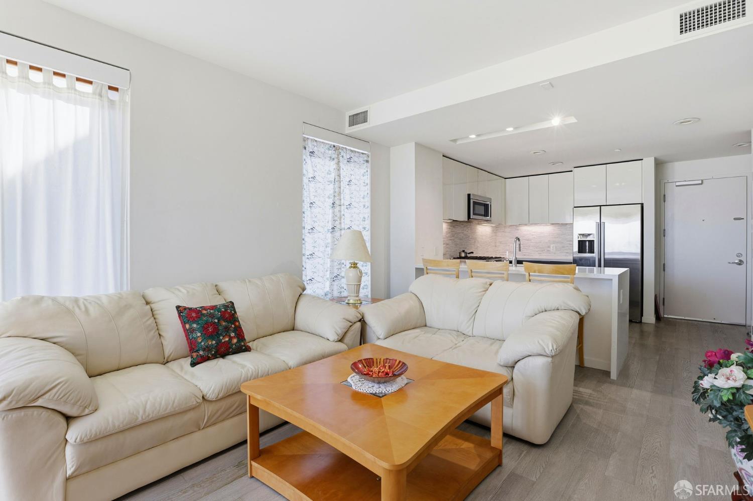 Detail Gallery Image 6 of 22 For 10 Kennedy Pl #201,  San Francisco,  CA 94124 - 1 Beds | 1 Baths