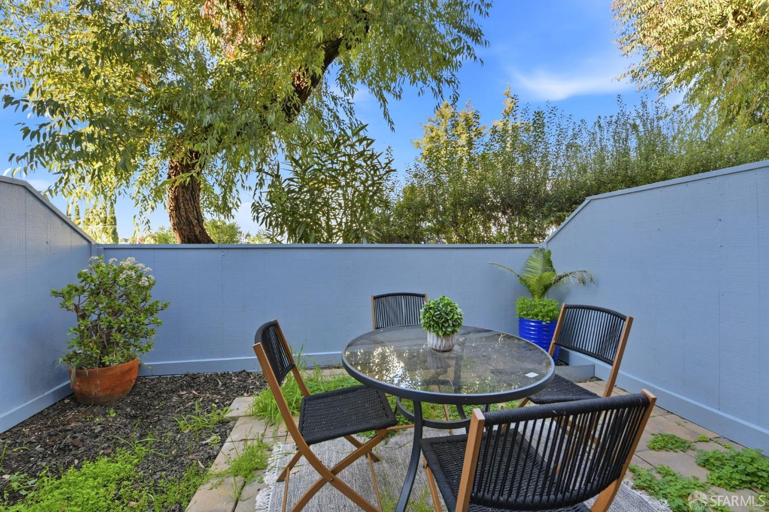 Detail Gallery Image 36 of 52 For 18005 Sunol Rd, Hayward,  CA 94541 - 2 Beds | 2/1 Baths