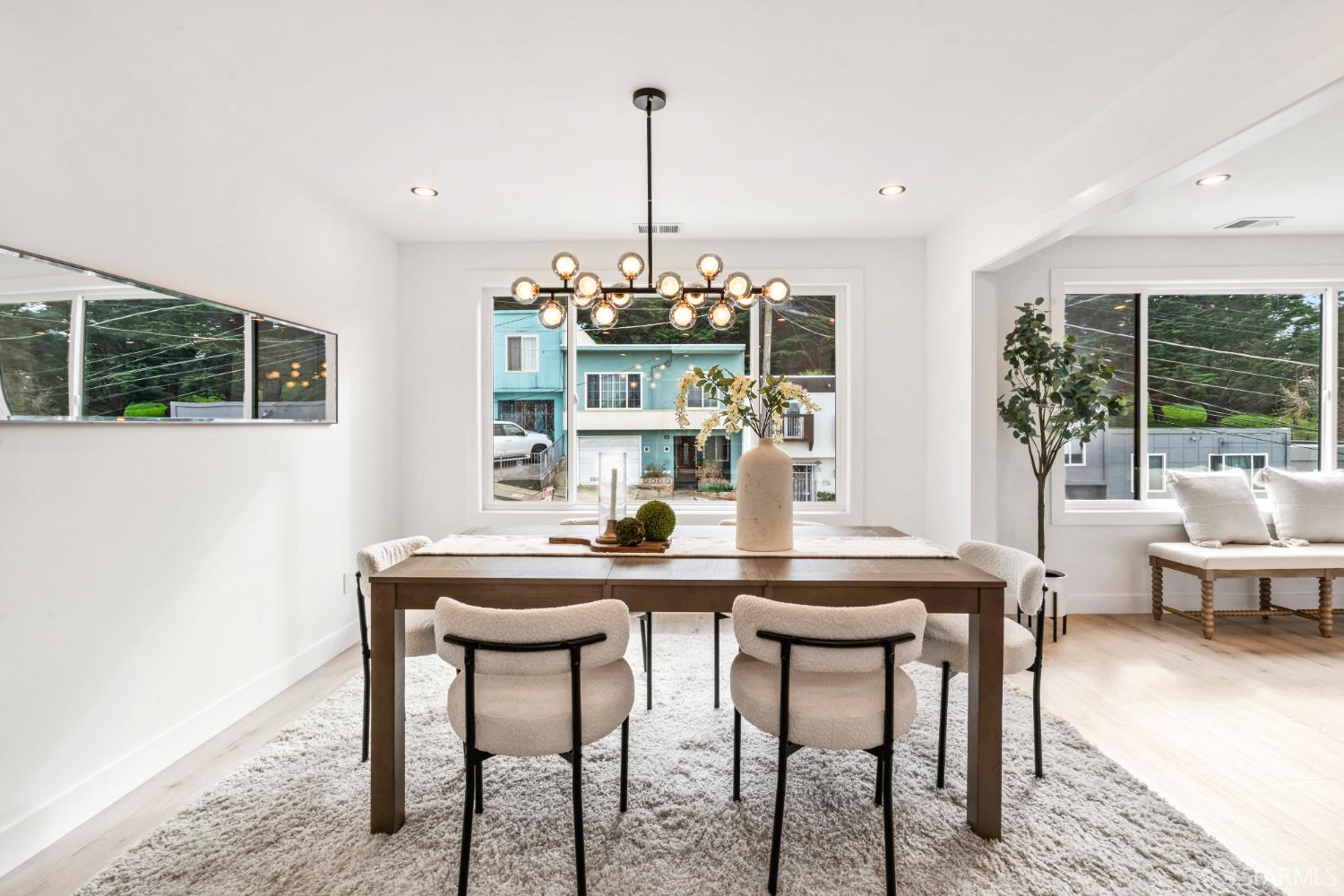 Detail Gallery Image 8 of 69 For 18 Prague St, San Francisco,  CA 94112 - 4 Beds | 3/1 Baths