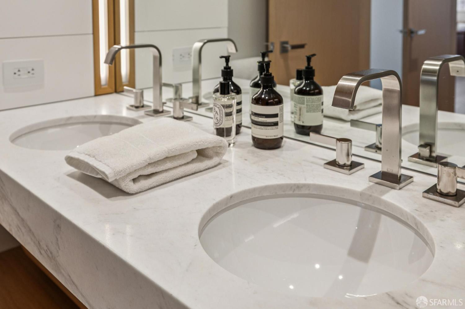 Detail Gallery Image 20 of 43 For 1 Steuart Ln #201,  San Francisco,  CA 94105 - 2 Beds | 2 Baths