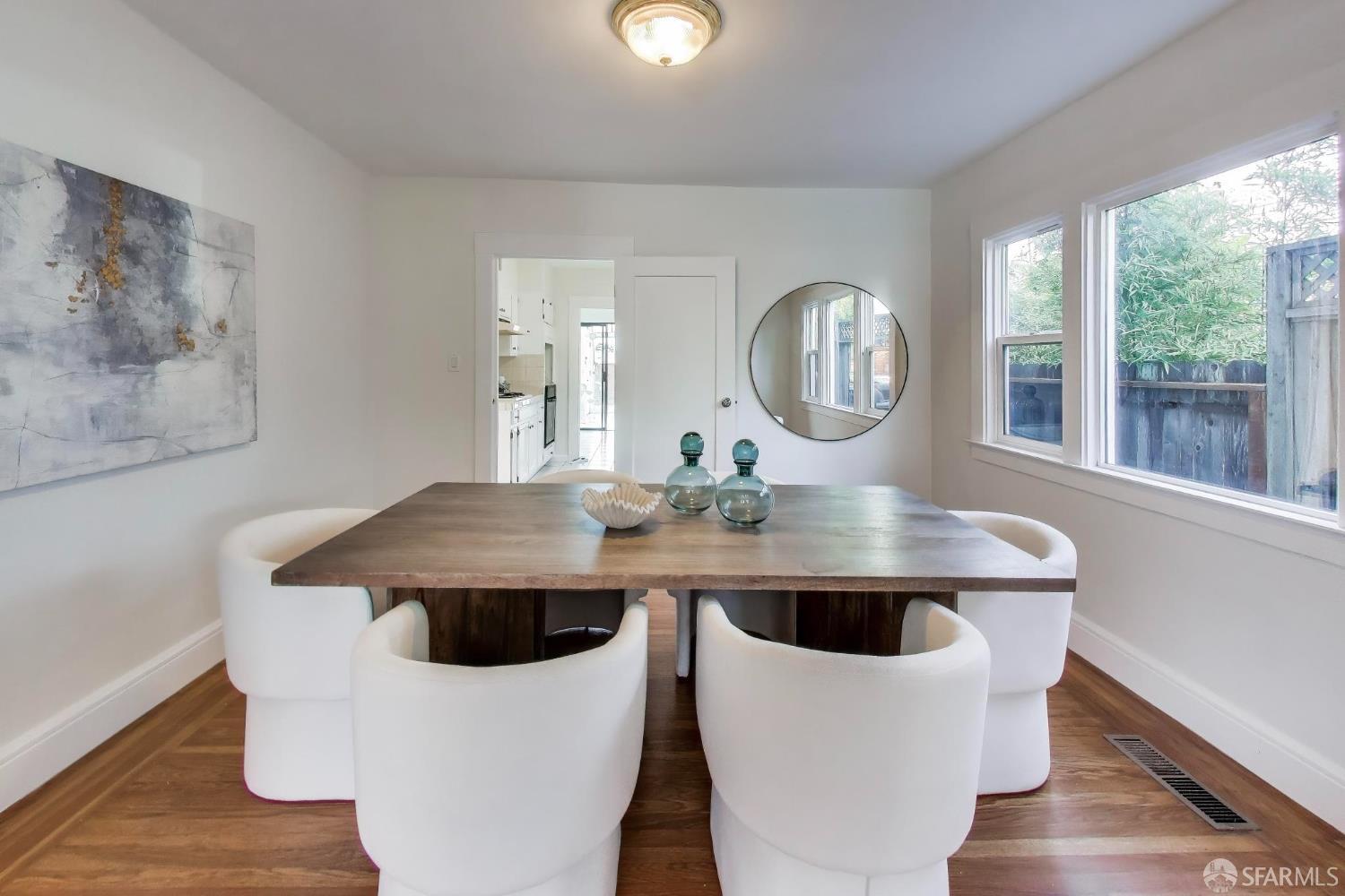 Detail Gallery Image 7 of 38 For 2304 Edwards St, Berkeley,  CA 94702 - 5 Beds | 2 Baths