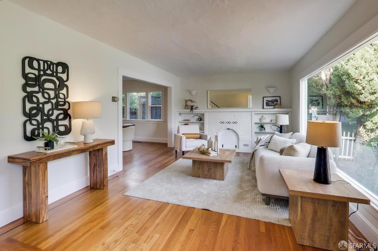 Detail Gallery Image 4 of 38 For 2304 Edwards St, Berkeley,  CA 94702 - 5 Beds | 2 Baths