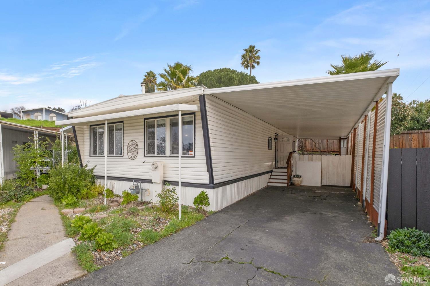 Detail Gallery Image 3 of 23 For 42 Galloway Dr, Concord,  CA 94518 - 3 Beds | 2 Baths