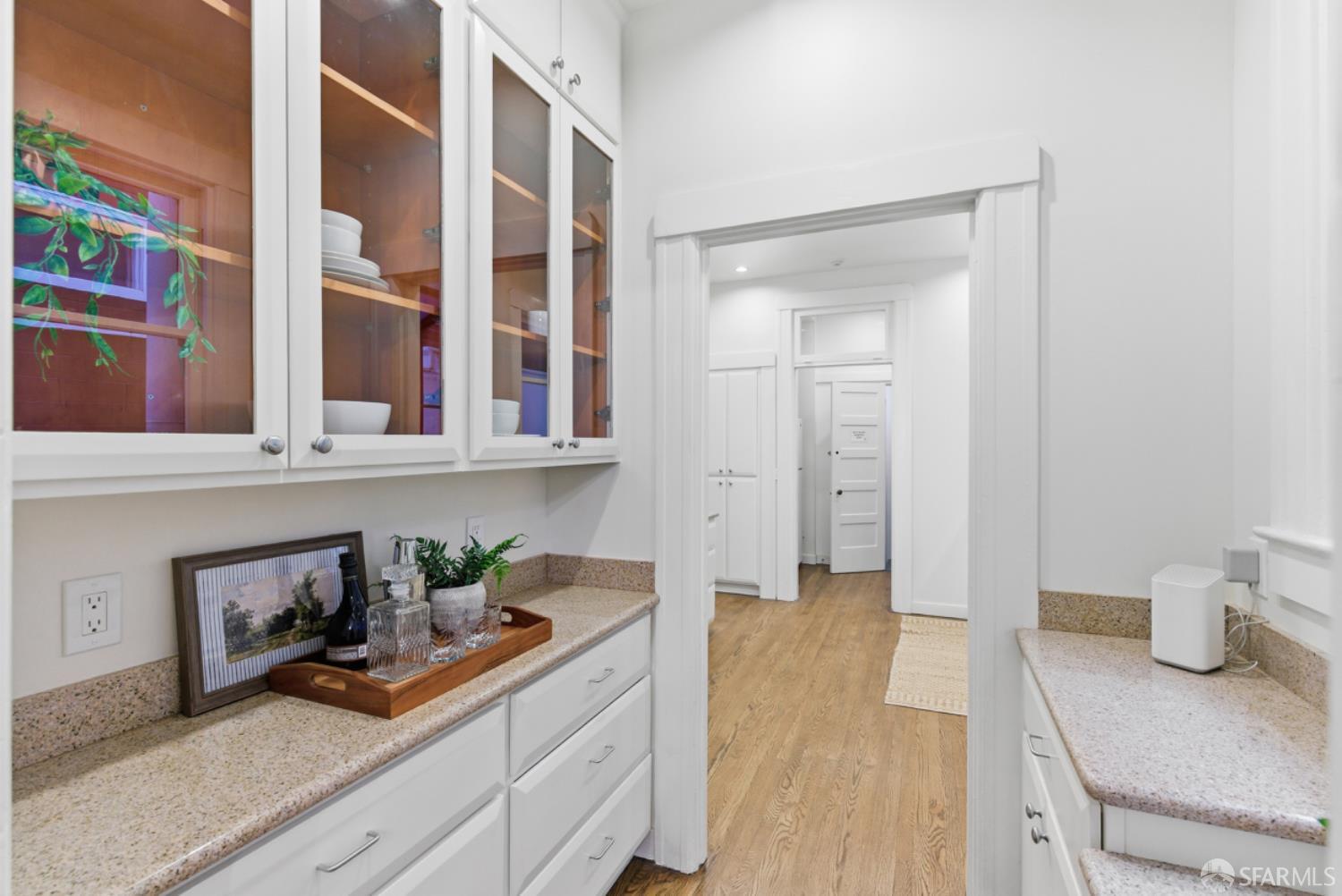 Detail Gallery Image 10 of 32 For 953 Leavenworth St, San Francisco,  CA 94109 - 3 Beds | 2 Baths