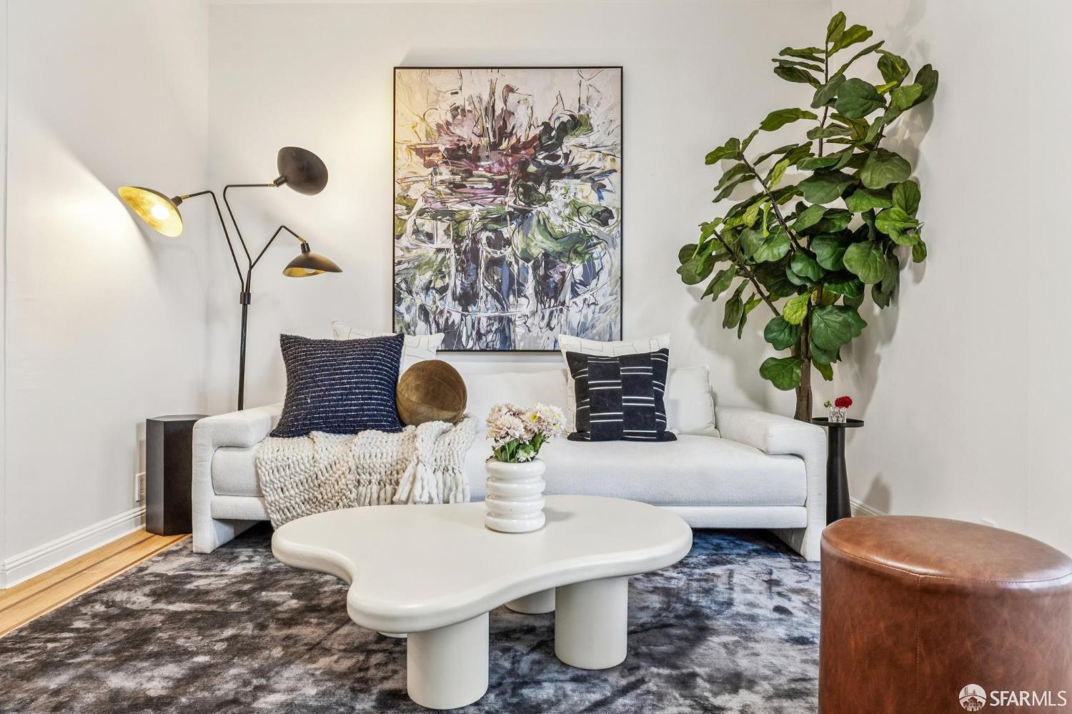 Detail Gallery Image 20 of 42 For 729 Douglass St a,  San Francisco,  CA 94114 - 2 Beds | 2 Baths