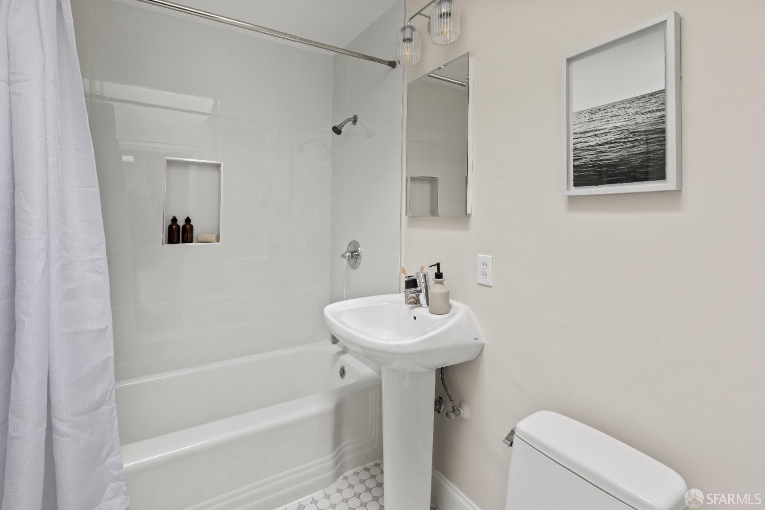 Detail Gallery Image 19 of 90 For 22 Tioga Ave, San Francisco,  CA 94134 - 3 Beds | 2 Baths