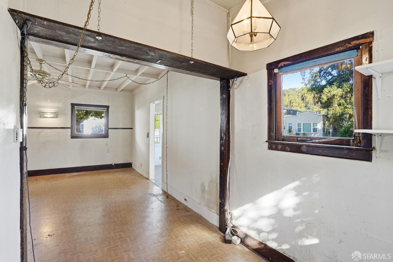 Detail Gallery Image 12 of 25 For 6391 Hillmont Dr, Oakland,  CA 94605 - 2 Beds | 1 Baths